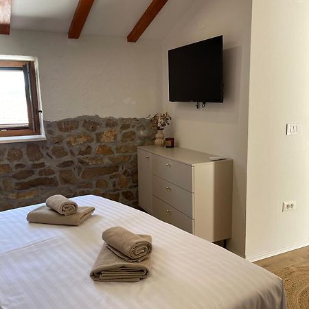 Monte Cristo Wines & Rooms Kuna Pelješka Exteriör bild